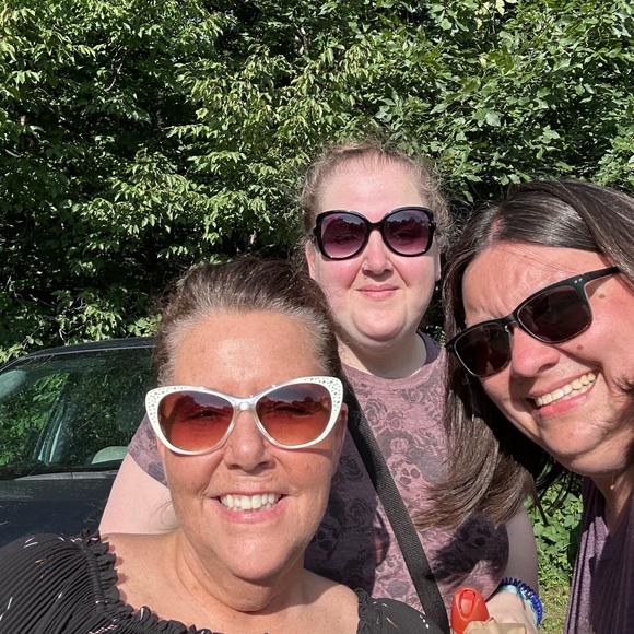 Share show every Tuesday 5pm EST TRAY OPENS DAY BEFORE! Green to be seen! - Picture 5 of 5